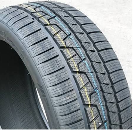 215/50R17 (95V) Royal Black ROYAL WINTER UHP Téli személy.